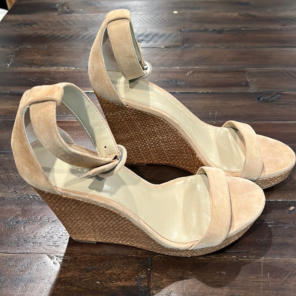 Ann Taylor Francesca 4.5'' Suede Wedges Size 7.5